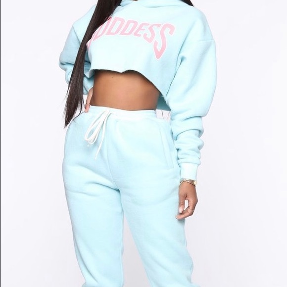 Crop top - Picture 2 of 3